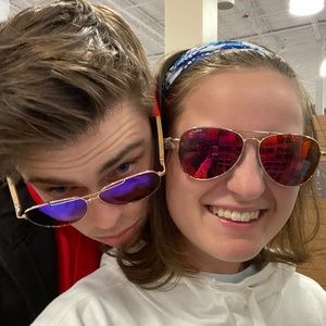 Meet your Posher, Daniel